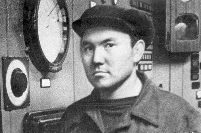 Первый казахстанский чугун. Как из Назарбаева «ковали» металлурга | В мире | Политика | Аргументы и Факты