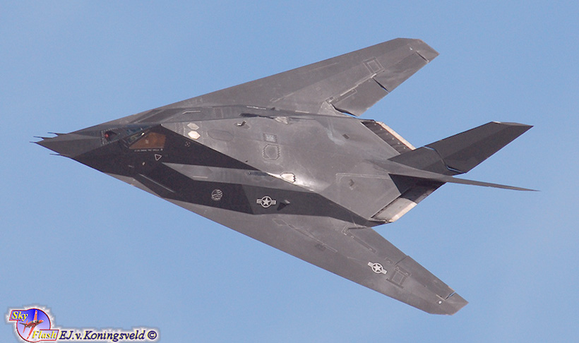 Военный разведчик Lockheed F-117 Stealth